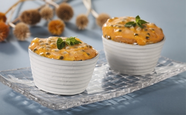 Soufflé helado de maracuyá